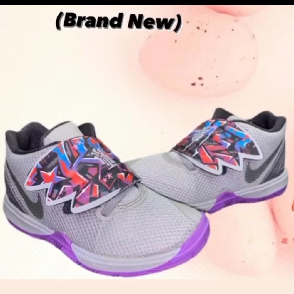 Kyrie Flytrap Sneakers Size 9